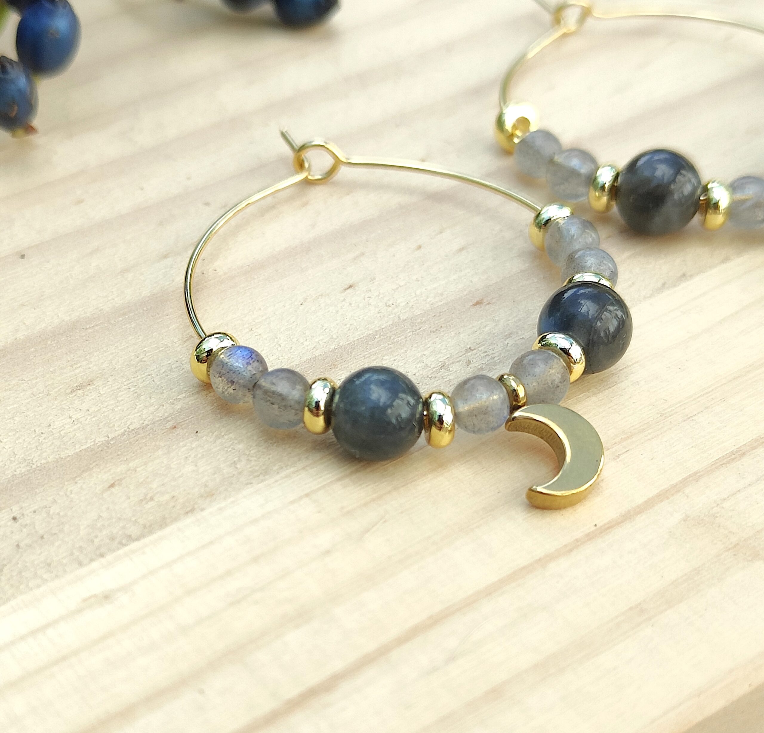 Boucles d'oreille créoles en Labradorite